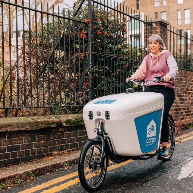 Beryl user riding an e-cargo bike